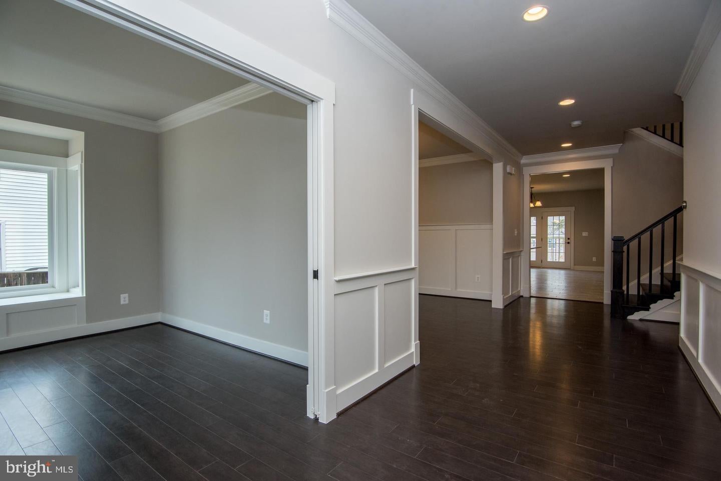 6928 REGENT LANE