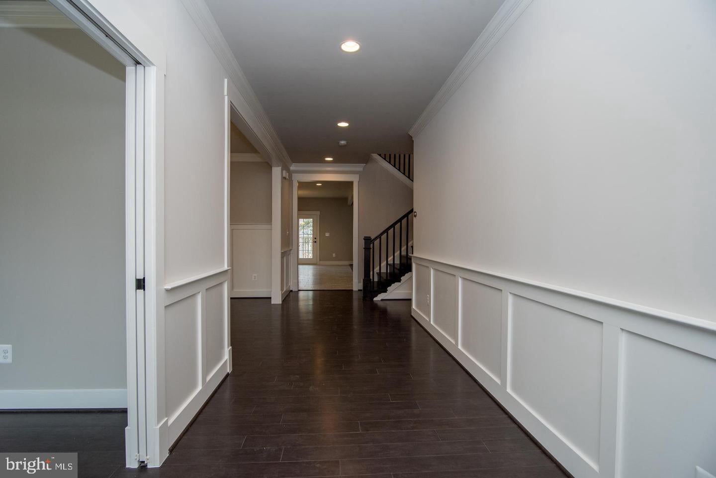 6928 REGENT LANE