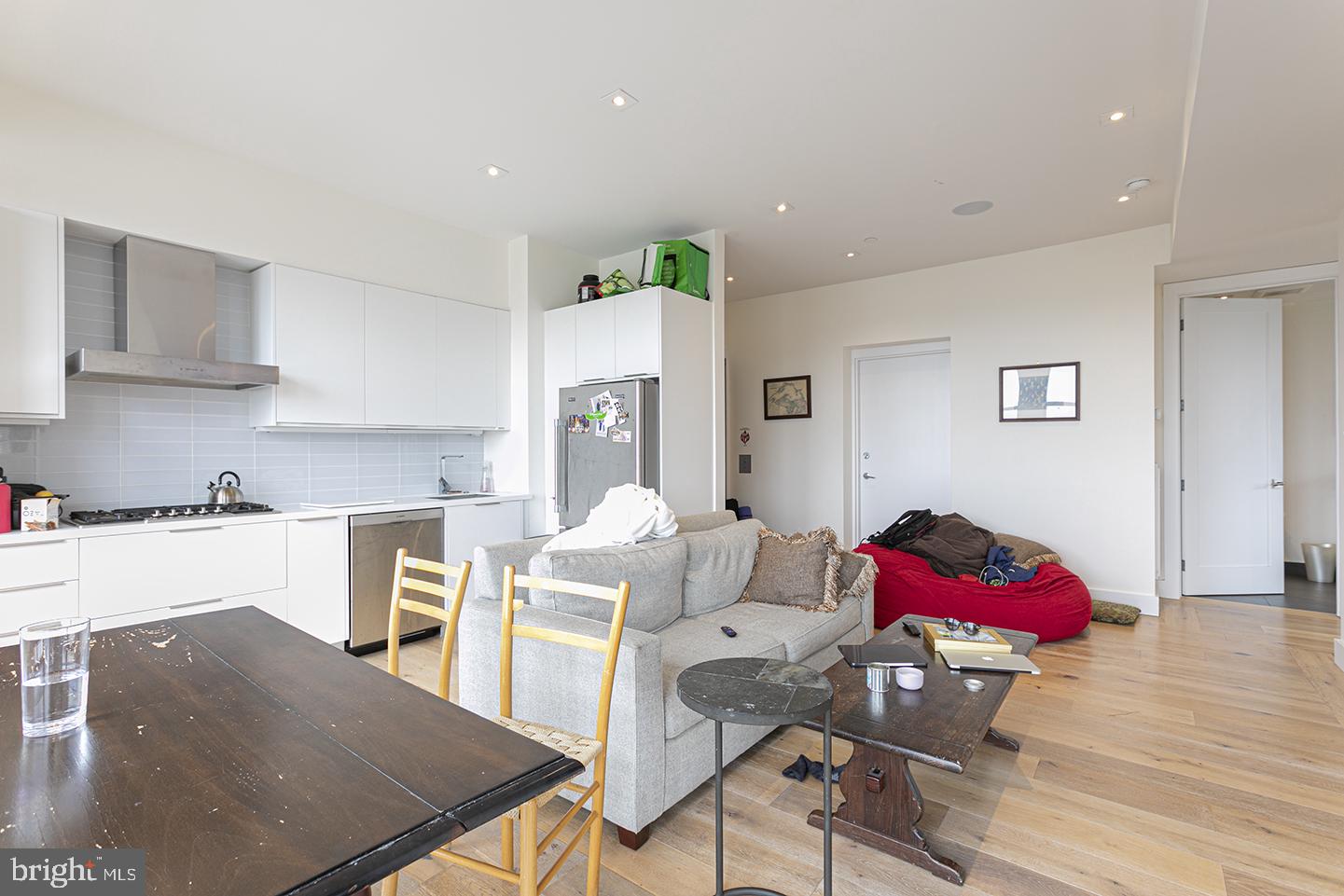 240 N 2ND STREET UNIT 5W