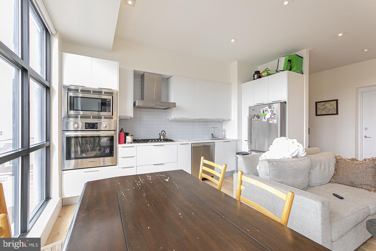 240 N 2ND STREET UNIT 5W