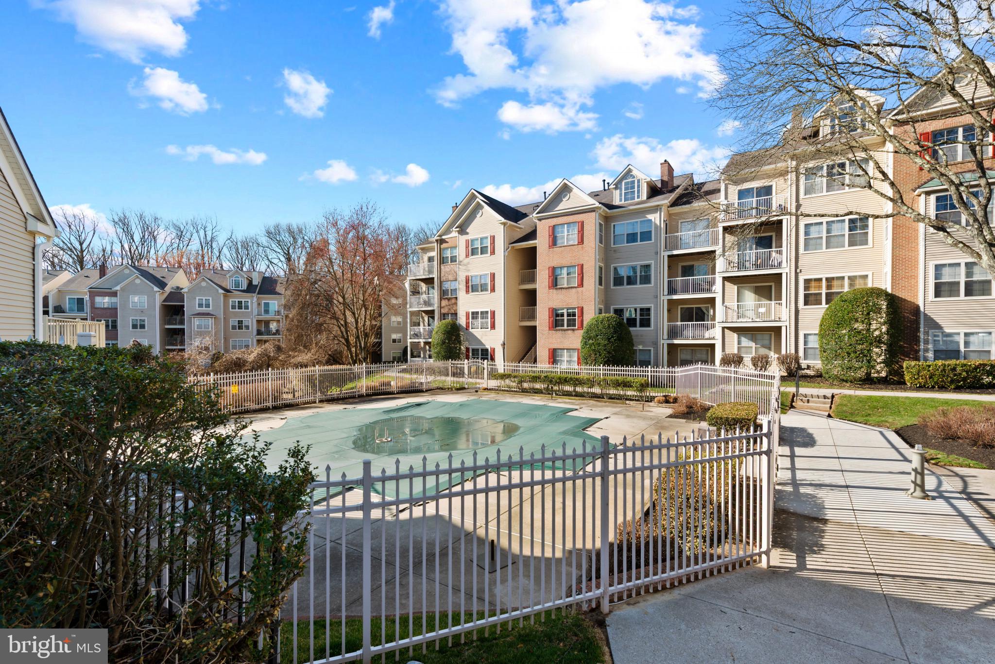FALLS GABLE - Residential