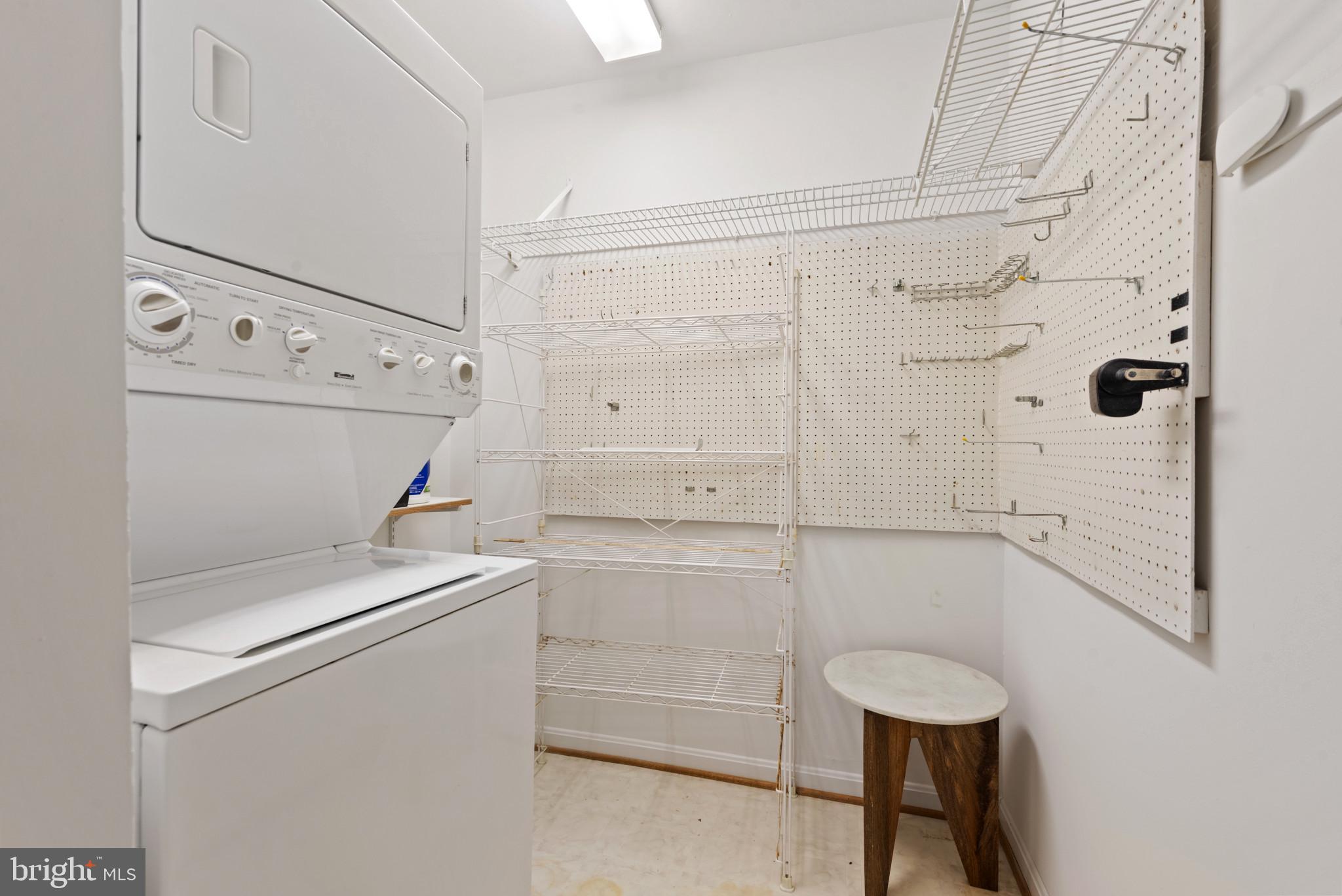 FALLS GABLE - Residential