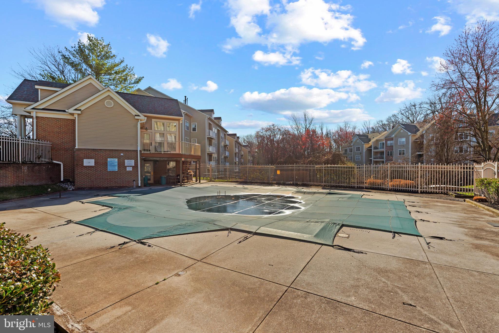 FALLS GABLE - Residential