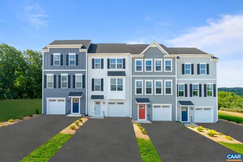 26 IRON HORSE LN FISHERSVILLE VA 22939