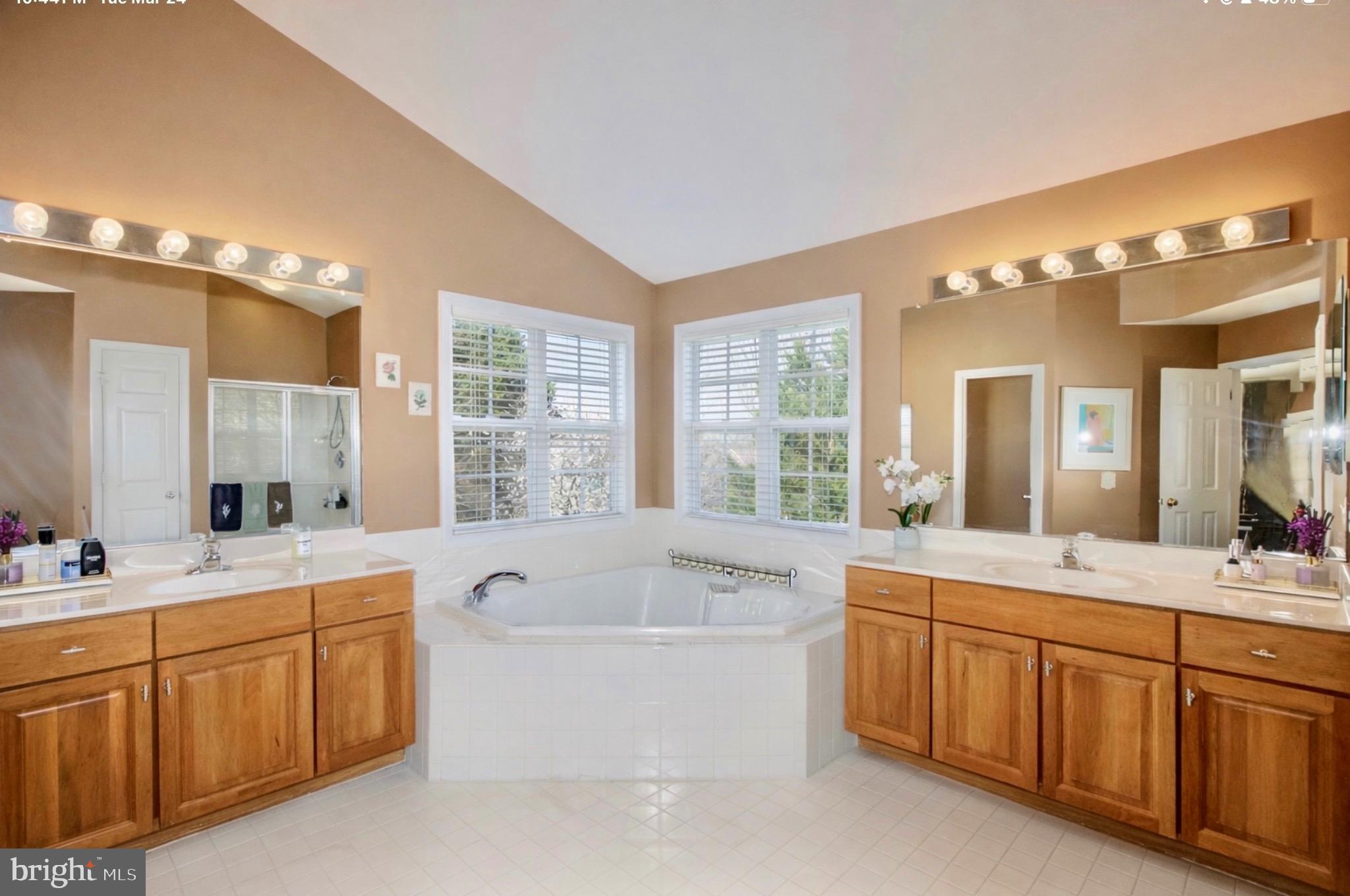 BRIDLEWOOD MANOR - Residential