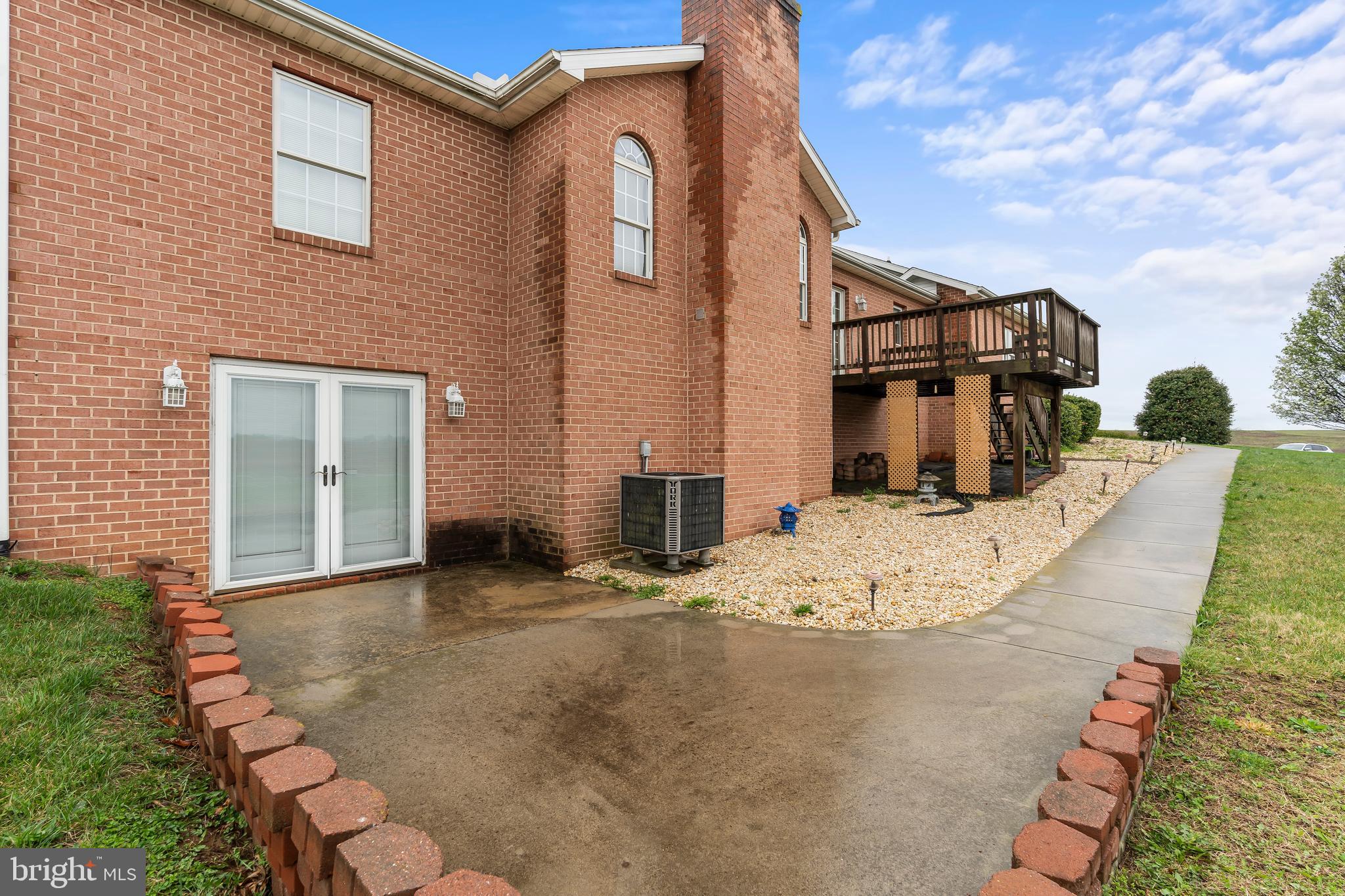 ARCADIAN TRIANGLE - Residential