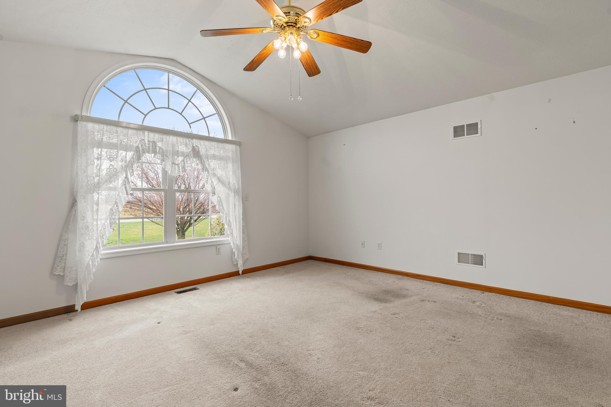 ARCADIAN TRIANGLE - Residential