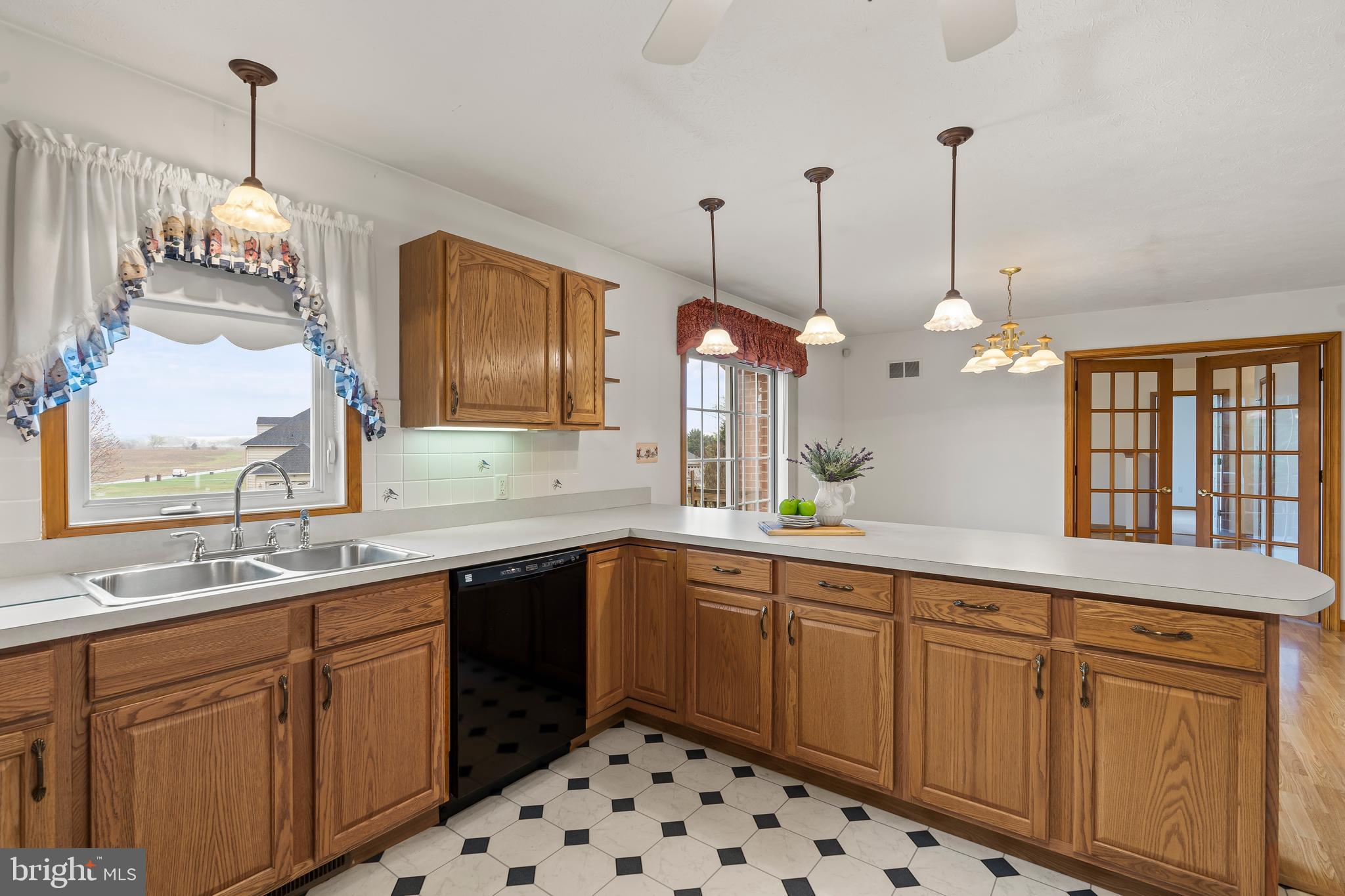 ARCADIAN TRIANGLE - Residential