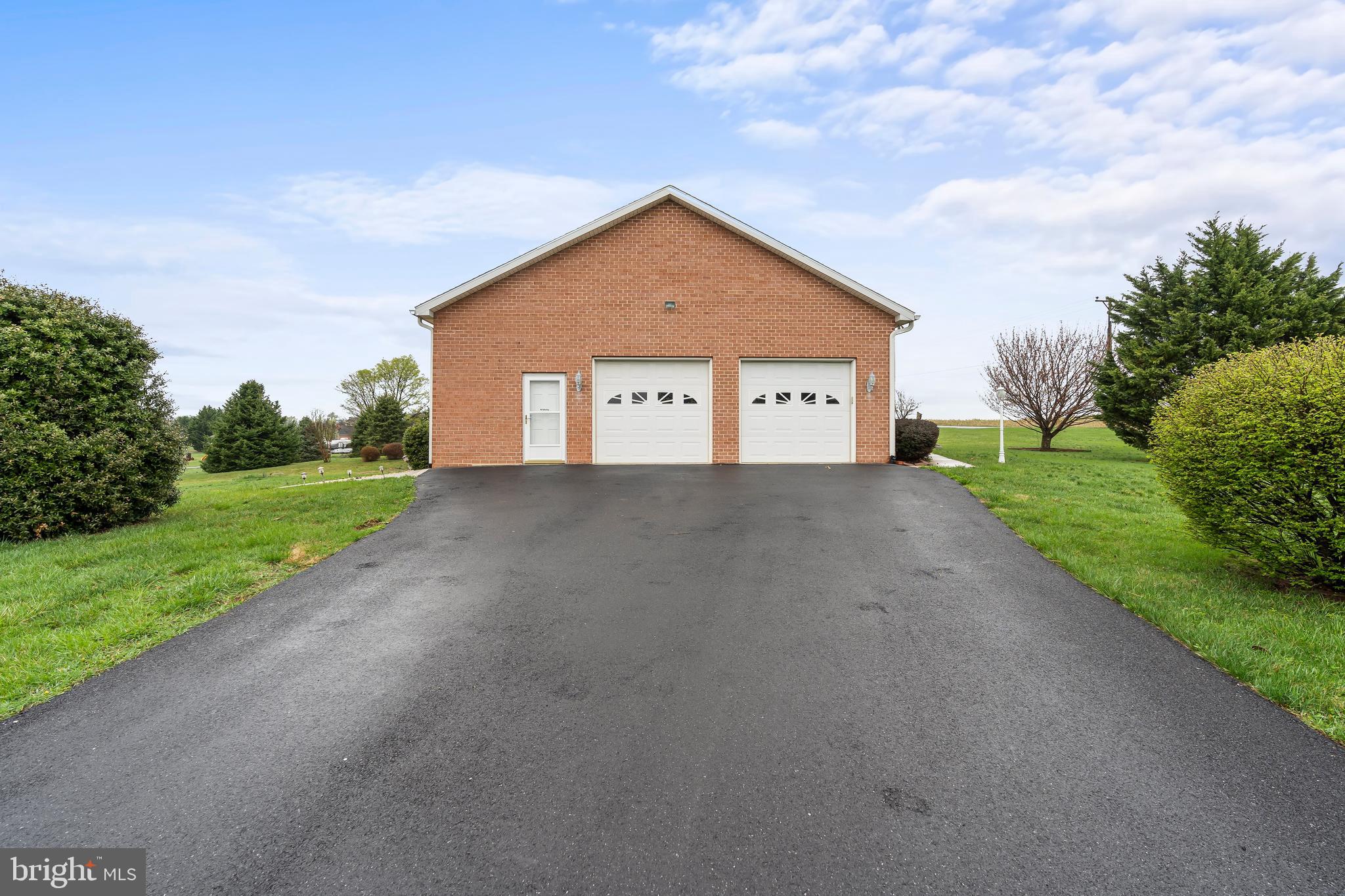 ARCADIAN TRIANGLE - Residential