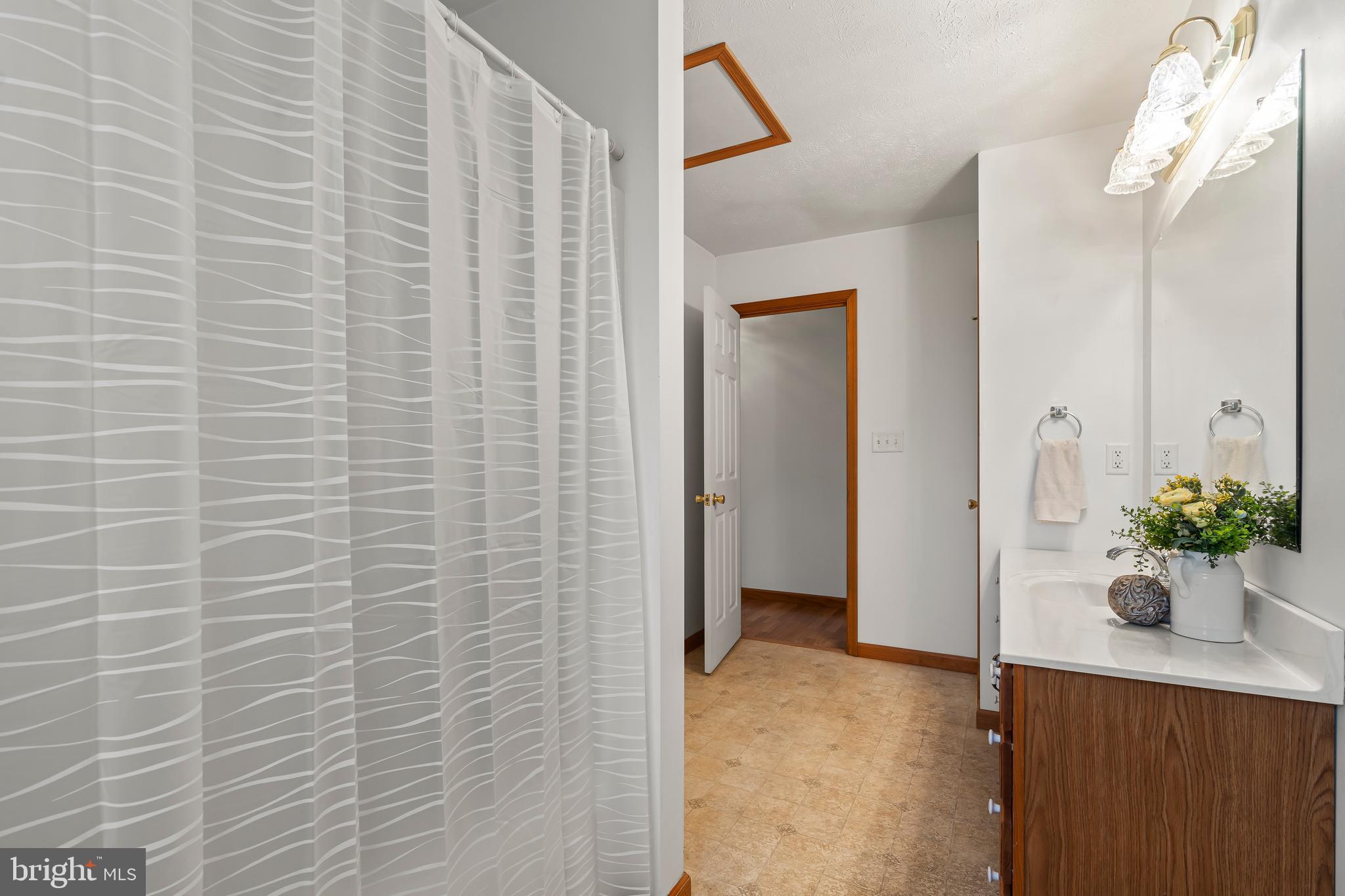 ARCADIAN TRIANGLE - Residential