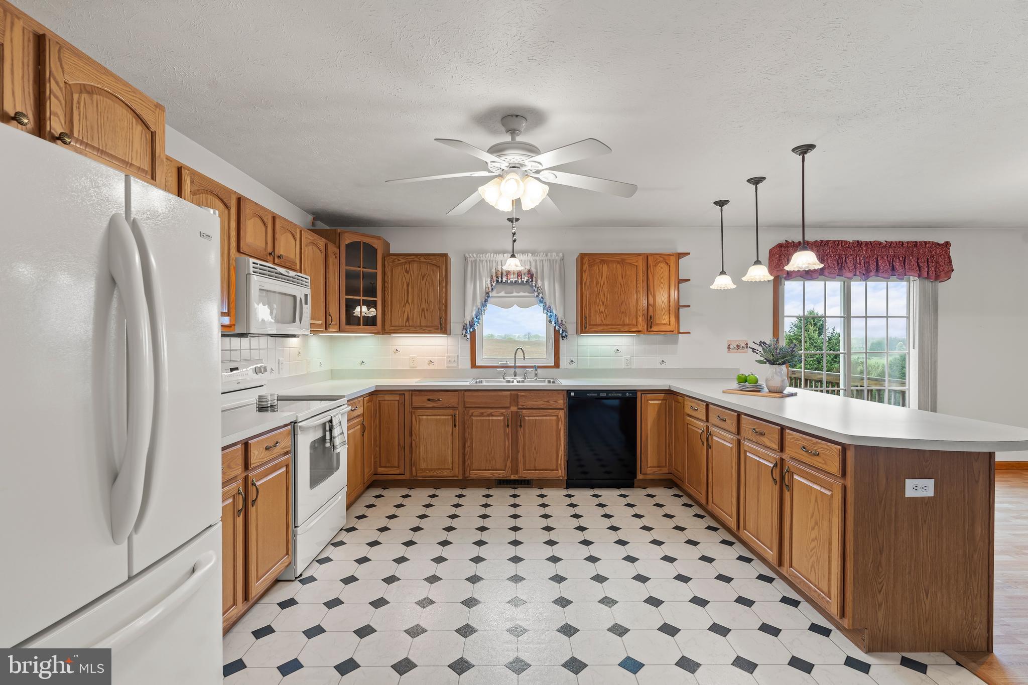 ARCADIAN TRIANGLE - Residential