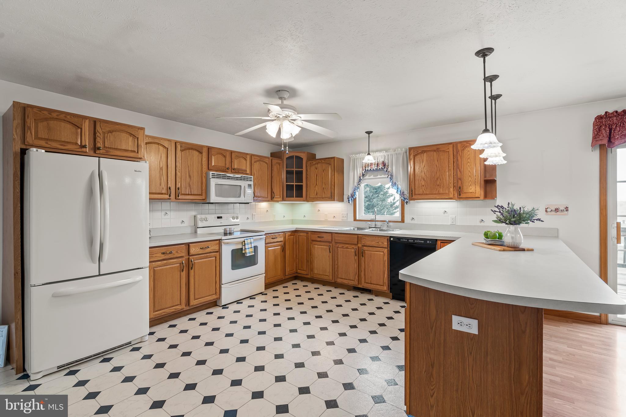 ARCADIAN TRIANGLE - Residential