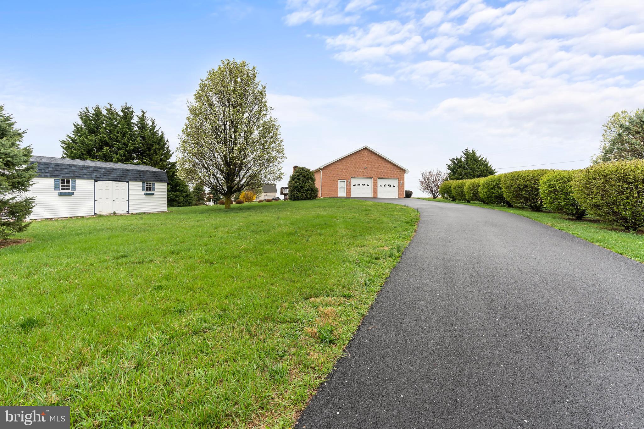 ARCADIAN TRIANGLE - Residential