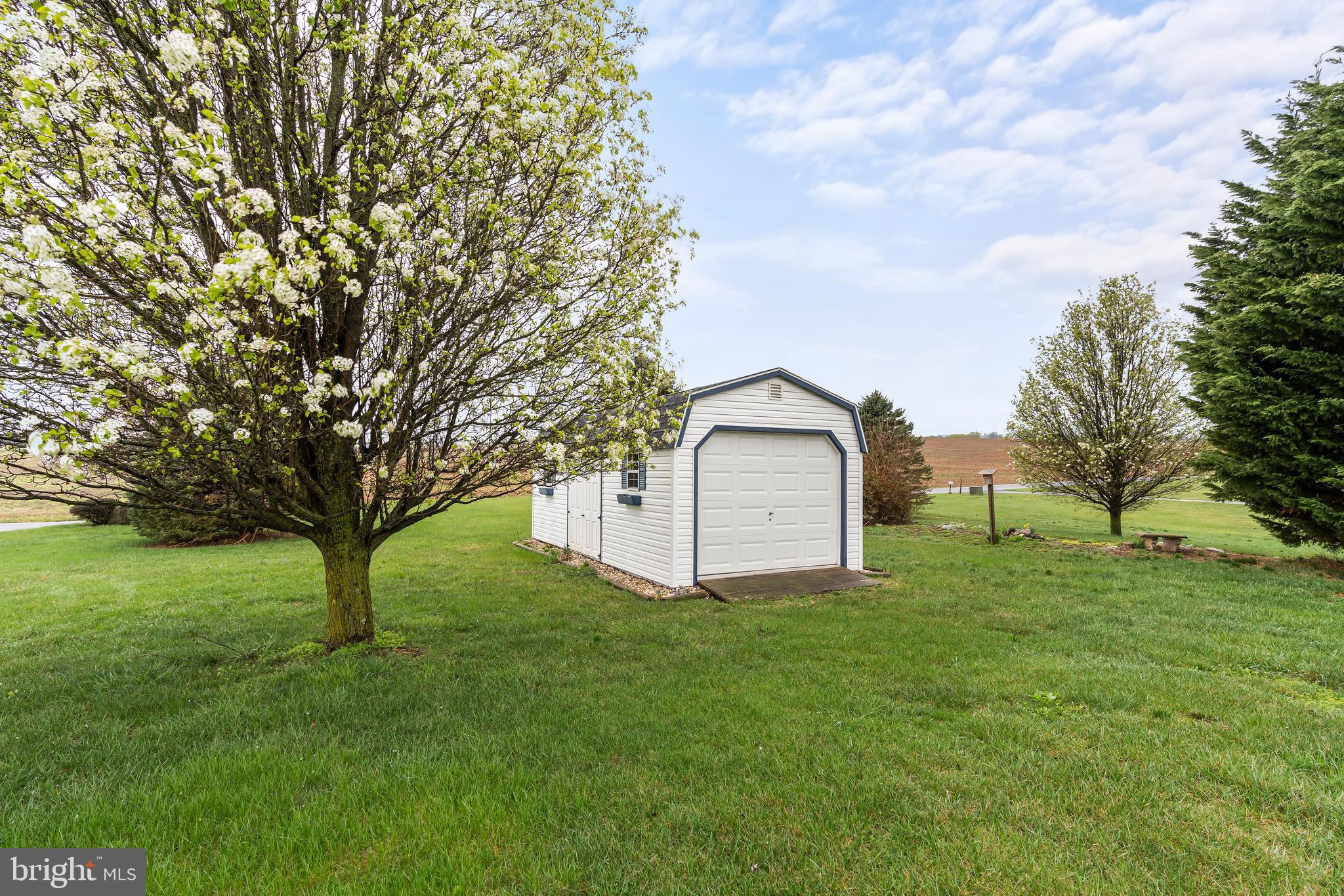 ARCADIAN TRIANGLE - Residential