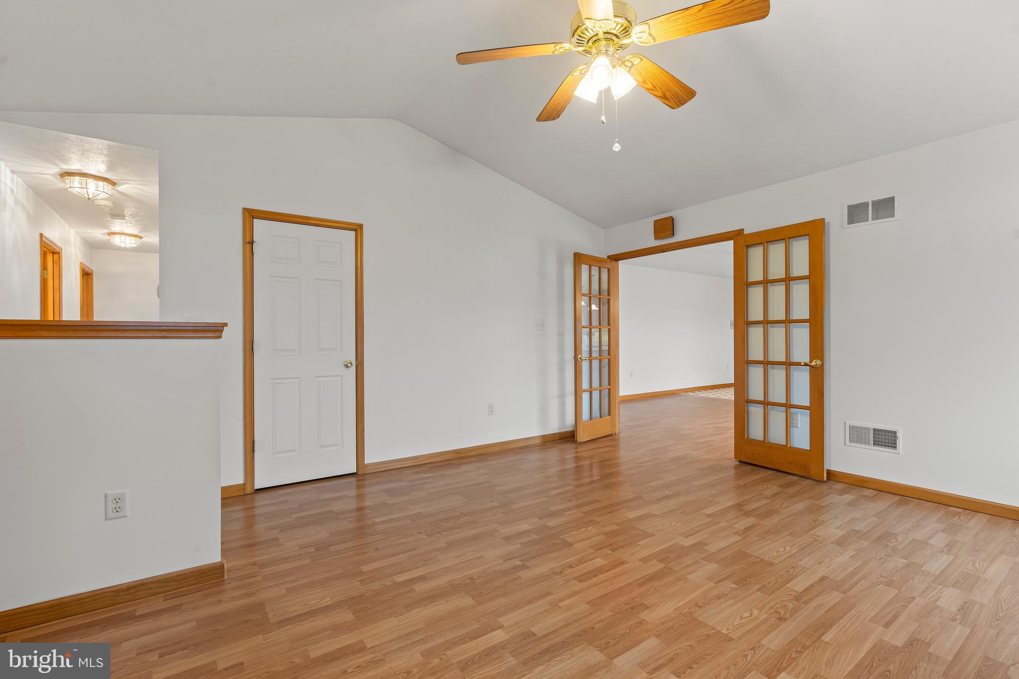 ARCADIAN TRIANGLE - Residential