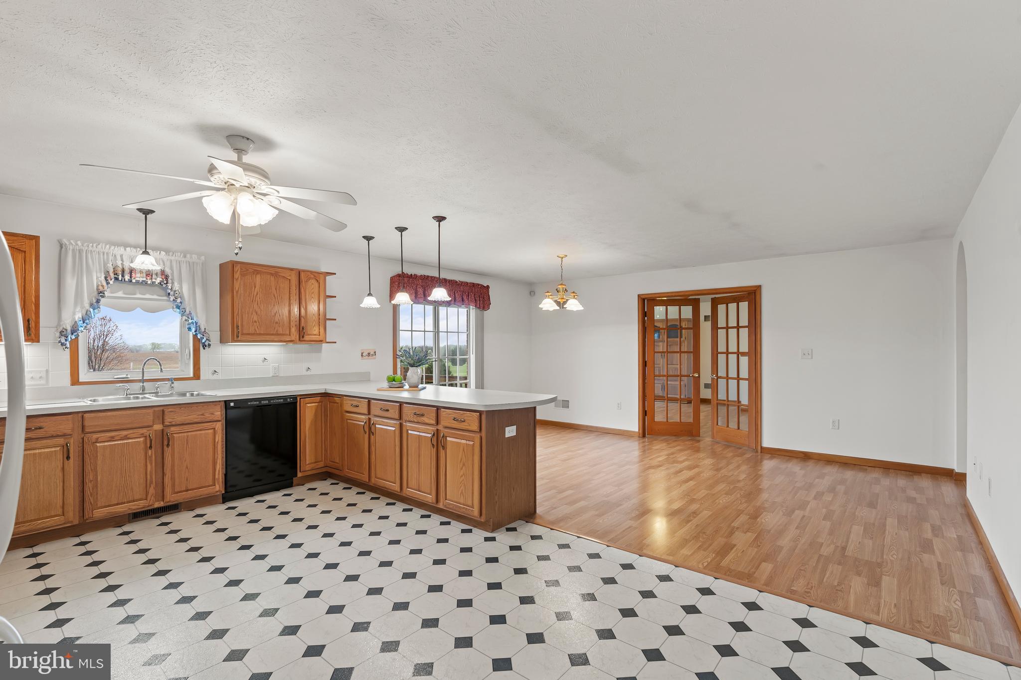 ARCADIAN TRIANGLE - Residential