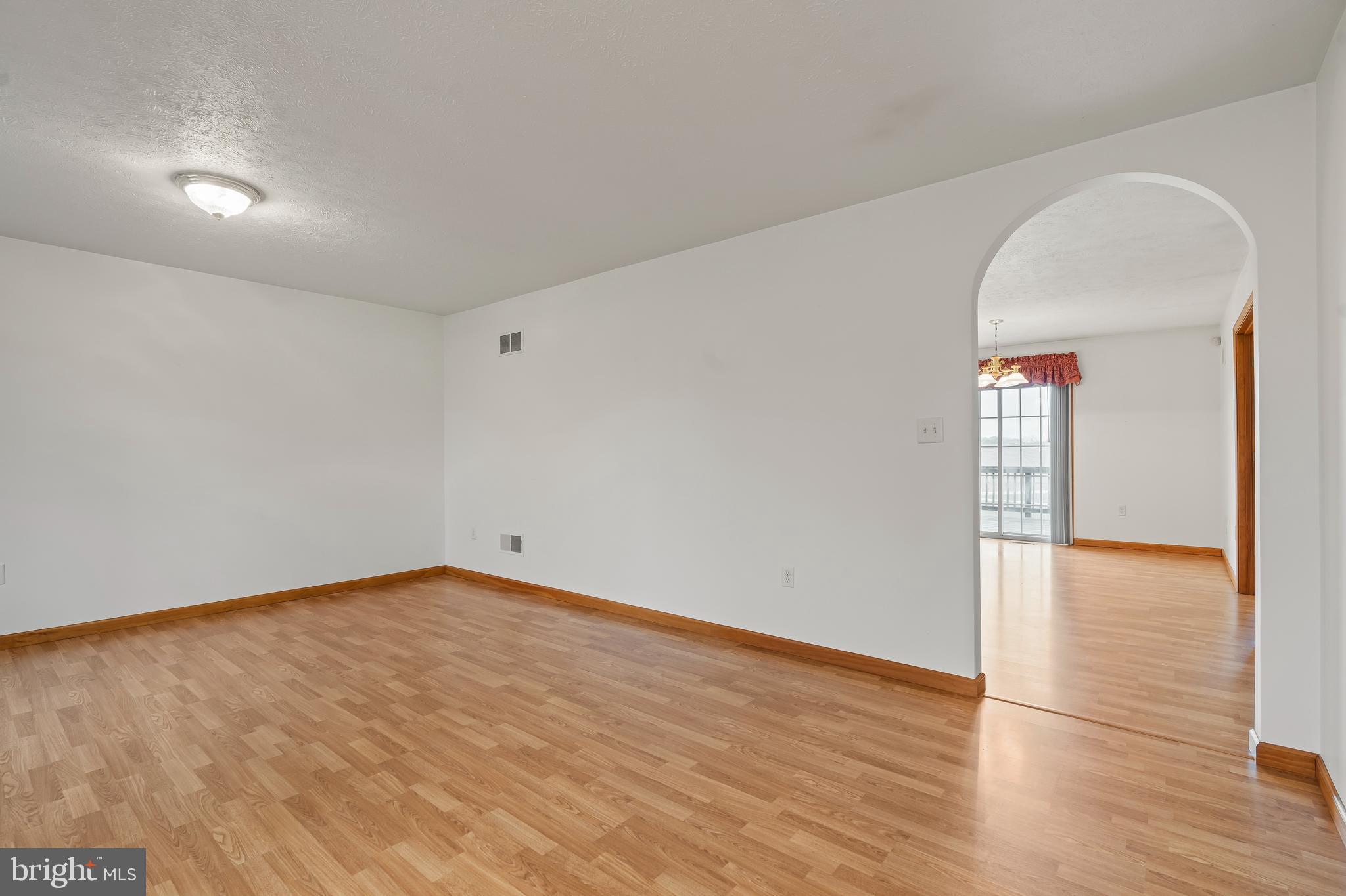 ARCADIAN TRIANGLE - Residential