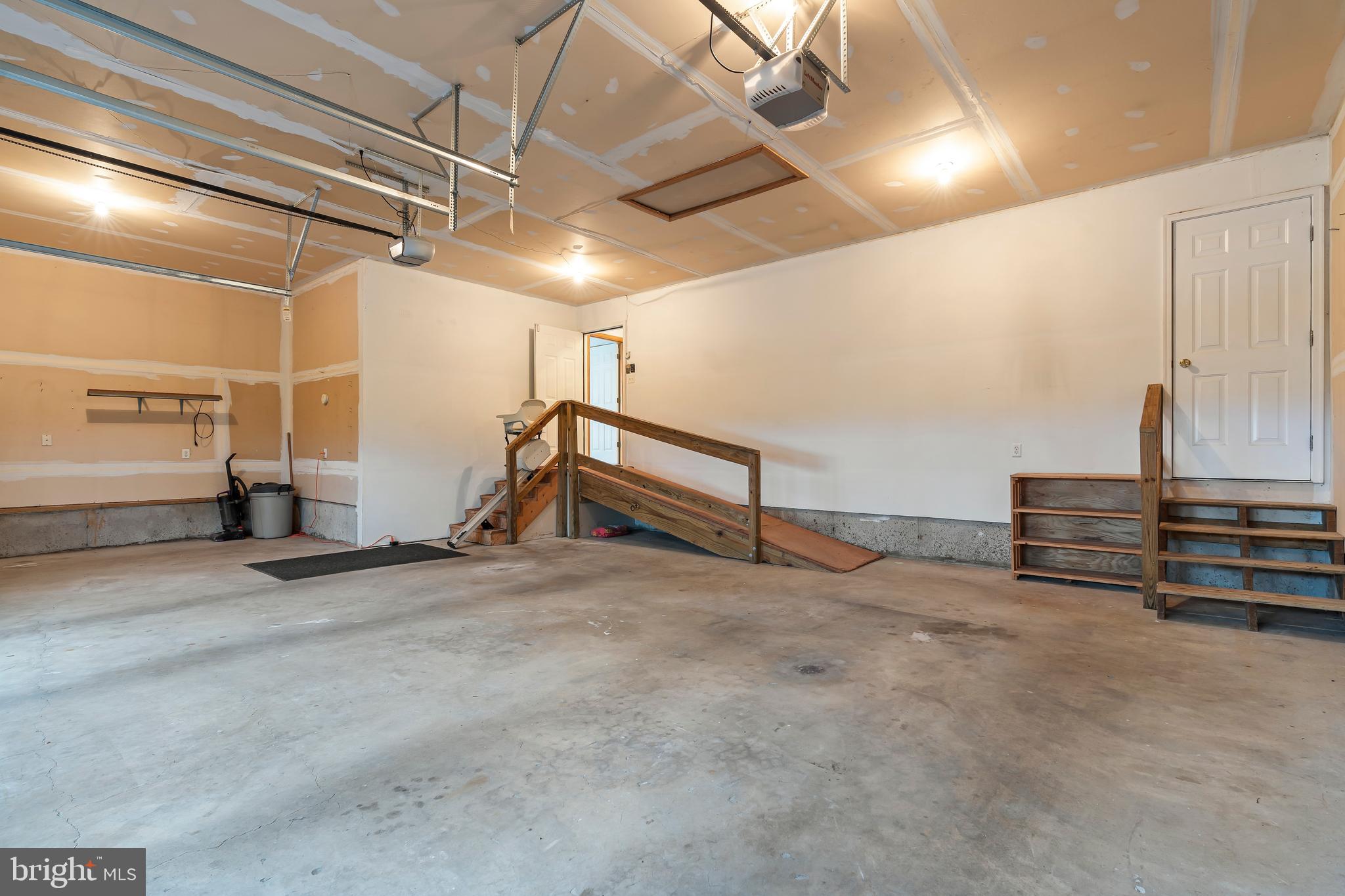 ARCADIAN TRIANGLE - Residential