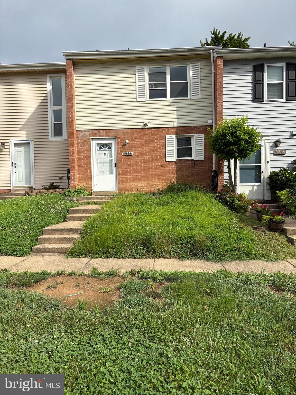 8216 WYCLIFFE COURT