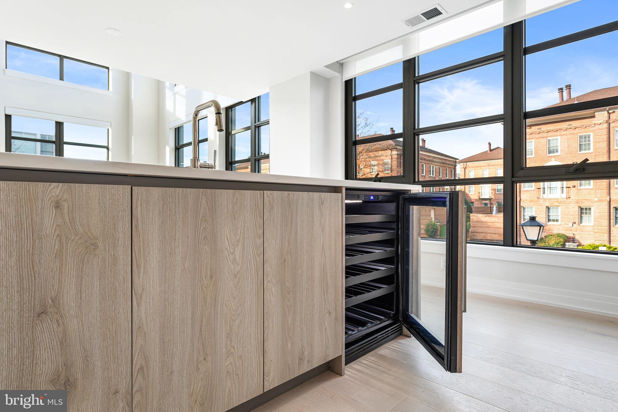 OLD TOWN ALEXANDRIA - Residential