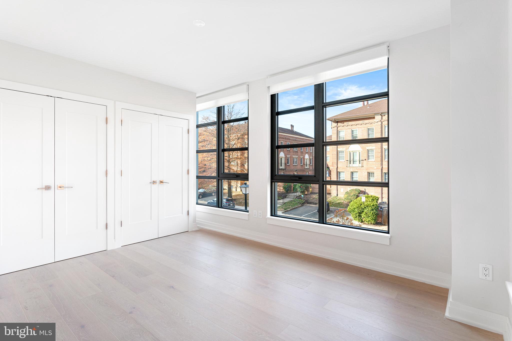 OLD TOWN ALEXANDRIA - Residential