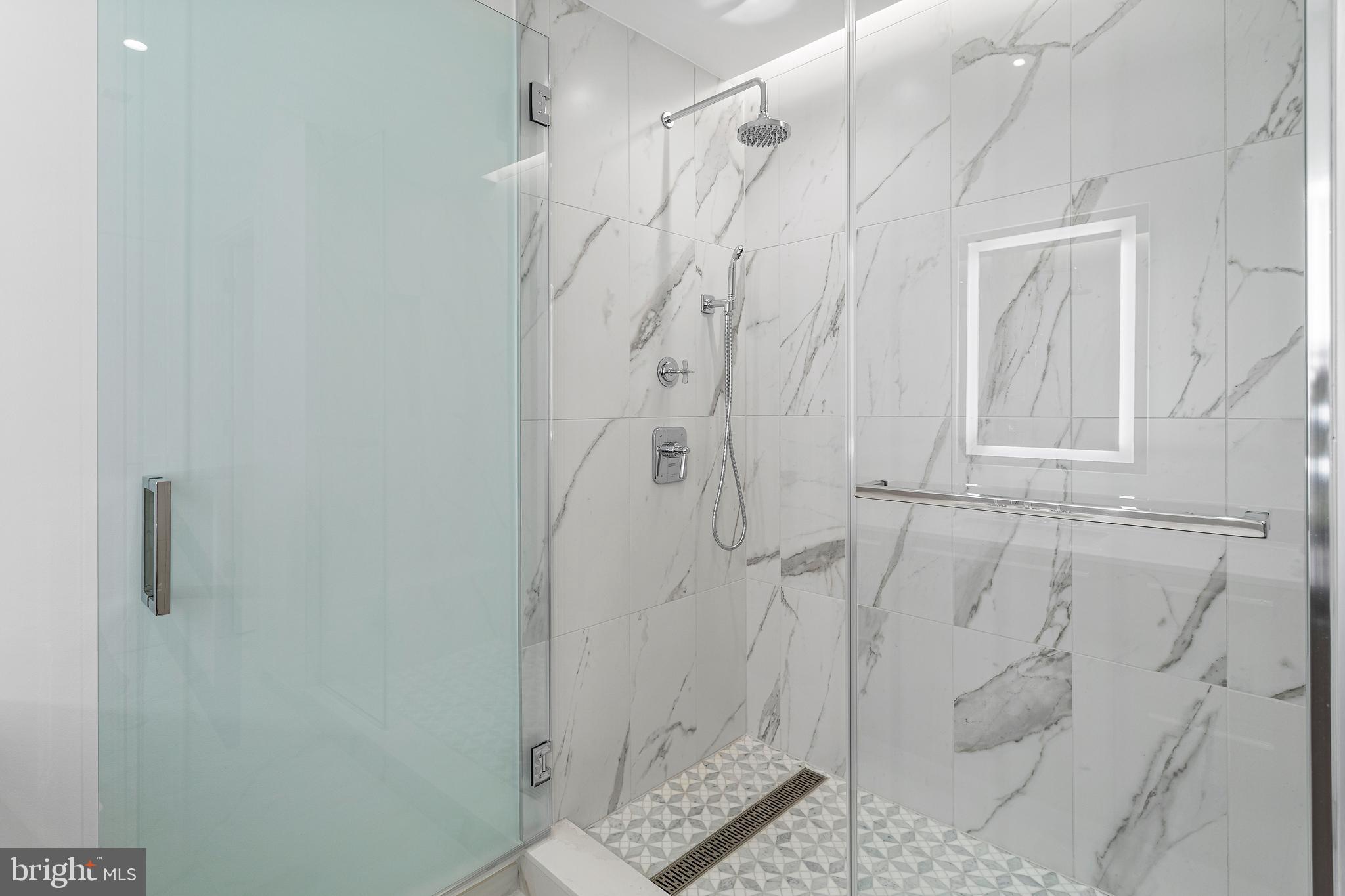 OLD TOWN ALEXANDRIA - Residential