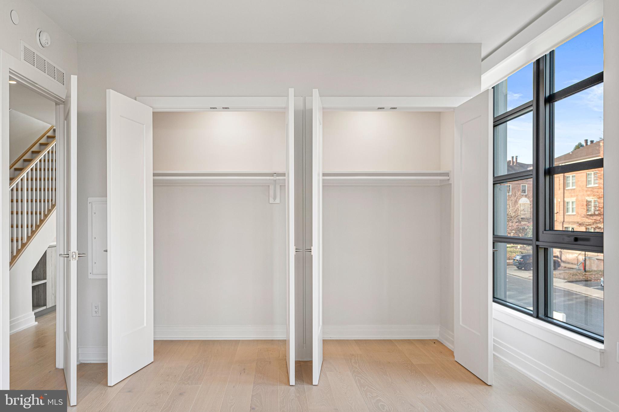 OLD TOWN ALEXANDRIA - Residential