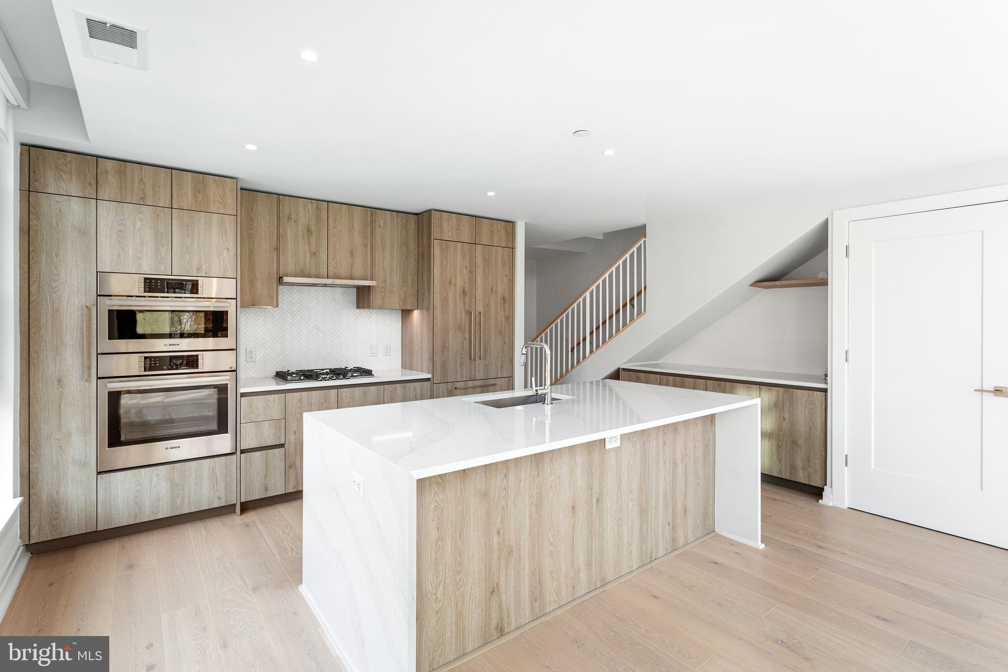 OLD TOWN ALEXANDRIA - Residential