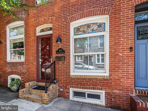 Townhouse For Sale - 819 S Port Street<br/> BALTIMORE, MD 21224