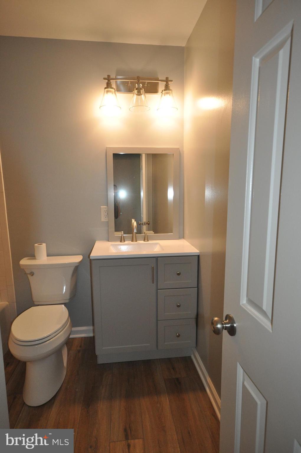 BROADVIEW - Residential Lease