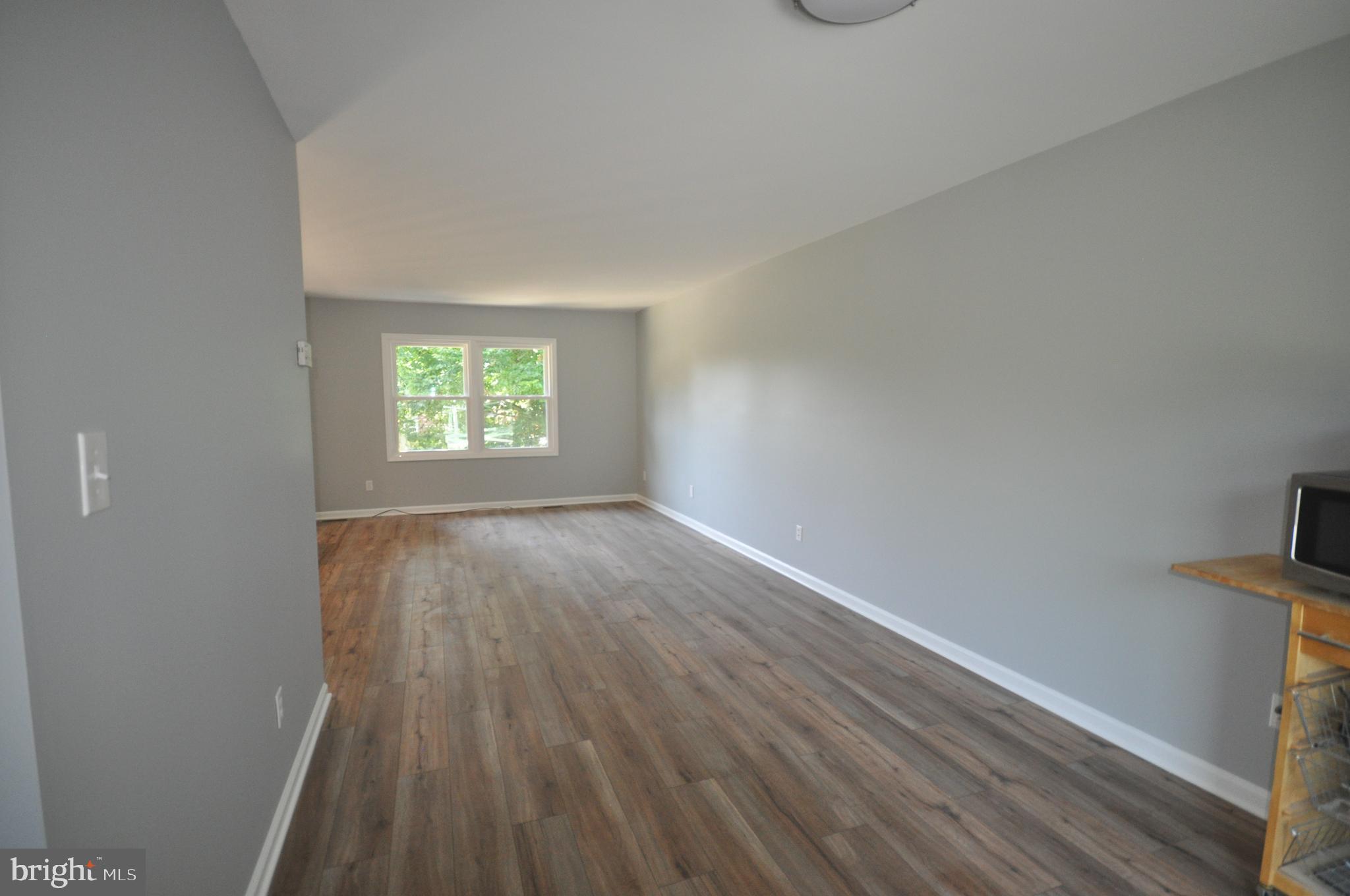 BROADVIEW - Residential Lease