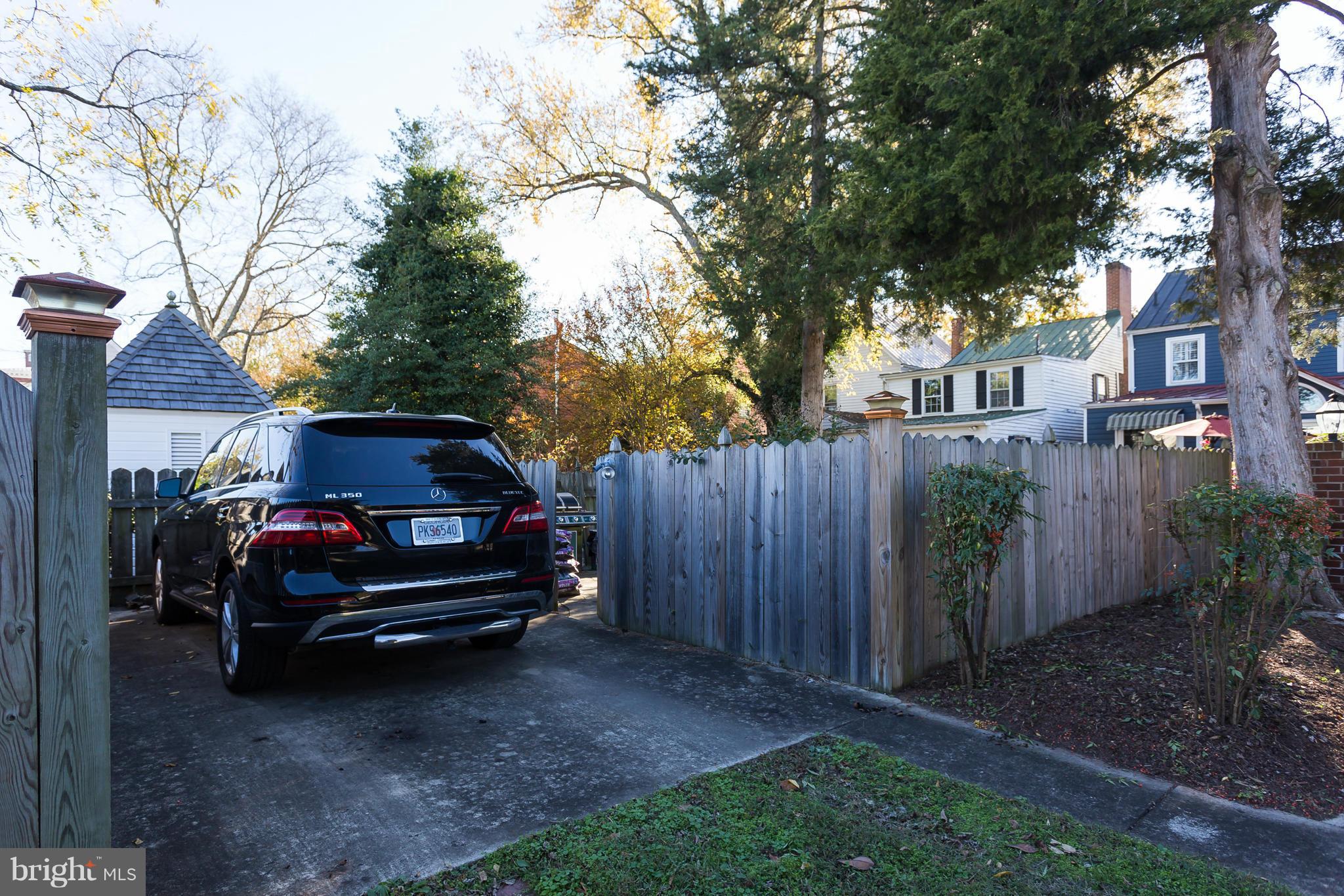 HISTORIC DISTRICT - Residential
