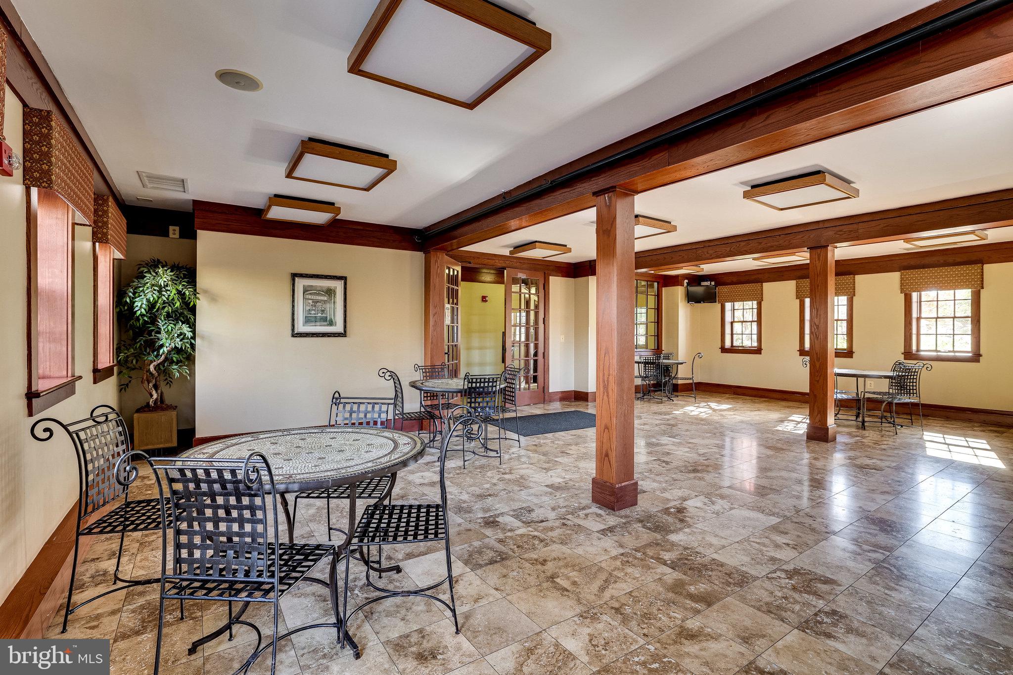 LANSDOWNE ON THE POTOMAC - Residential