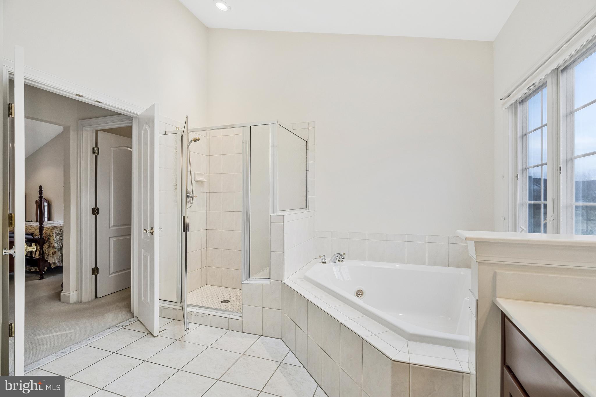 LANSDOWNE ON THE POTOMAC - Residential