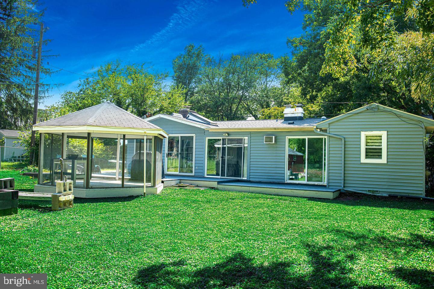 WAKEFIELD MEADOWS - Residential