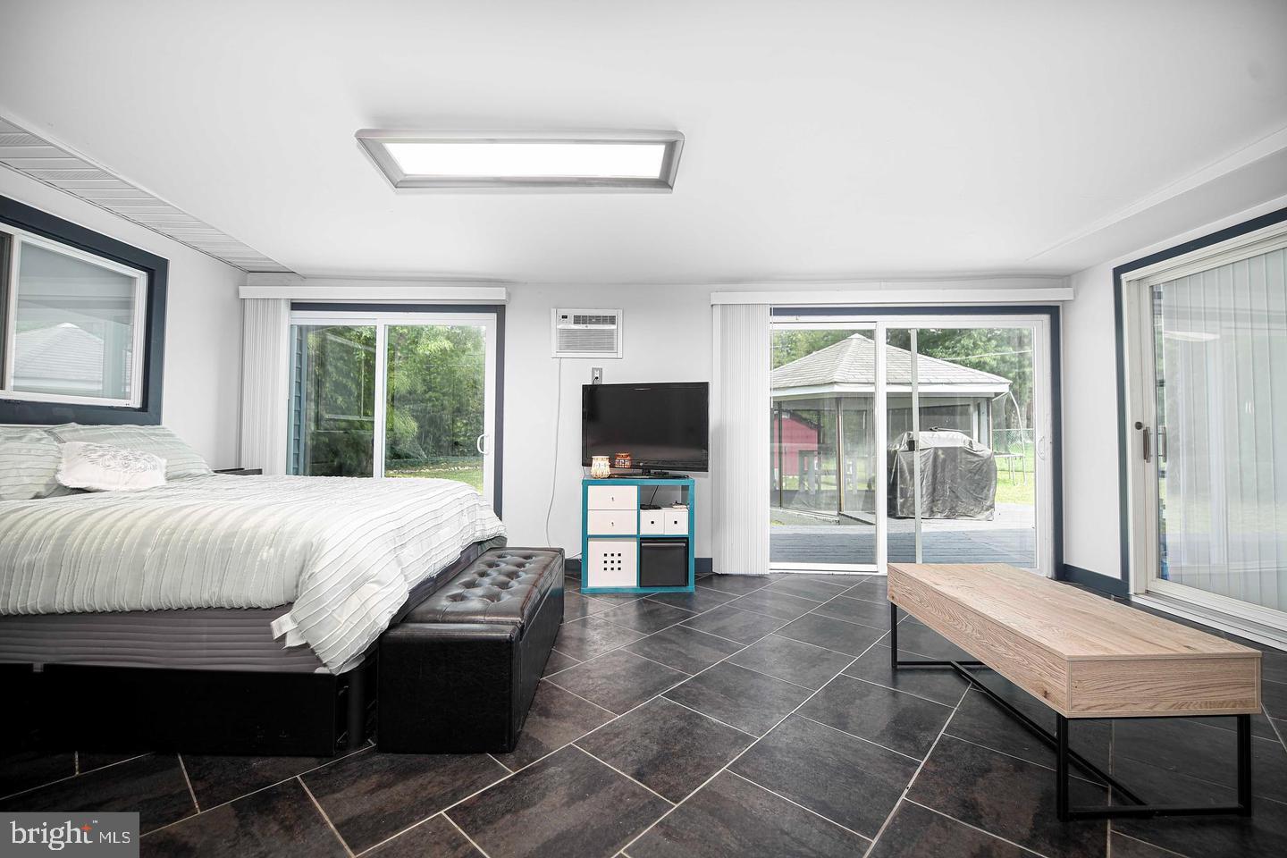 WAKEFIELD MEADOWS - Residential