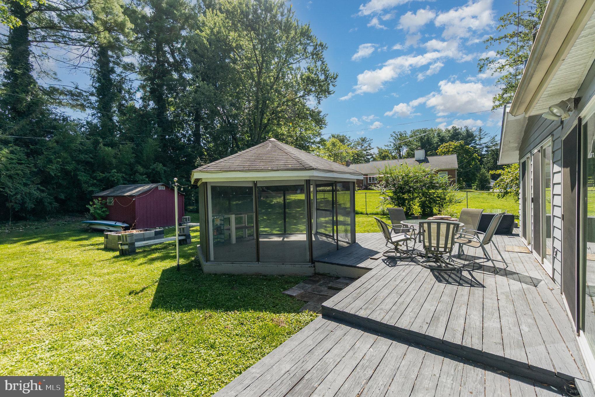 WAKEFIELD MEADOWS - Residential
