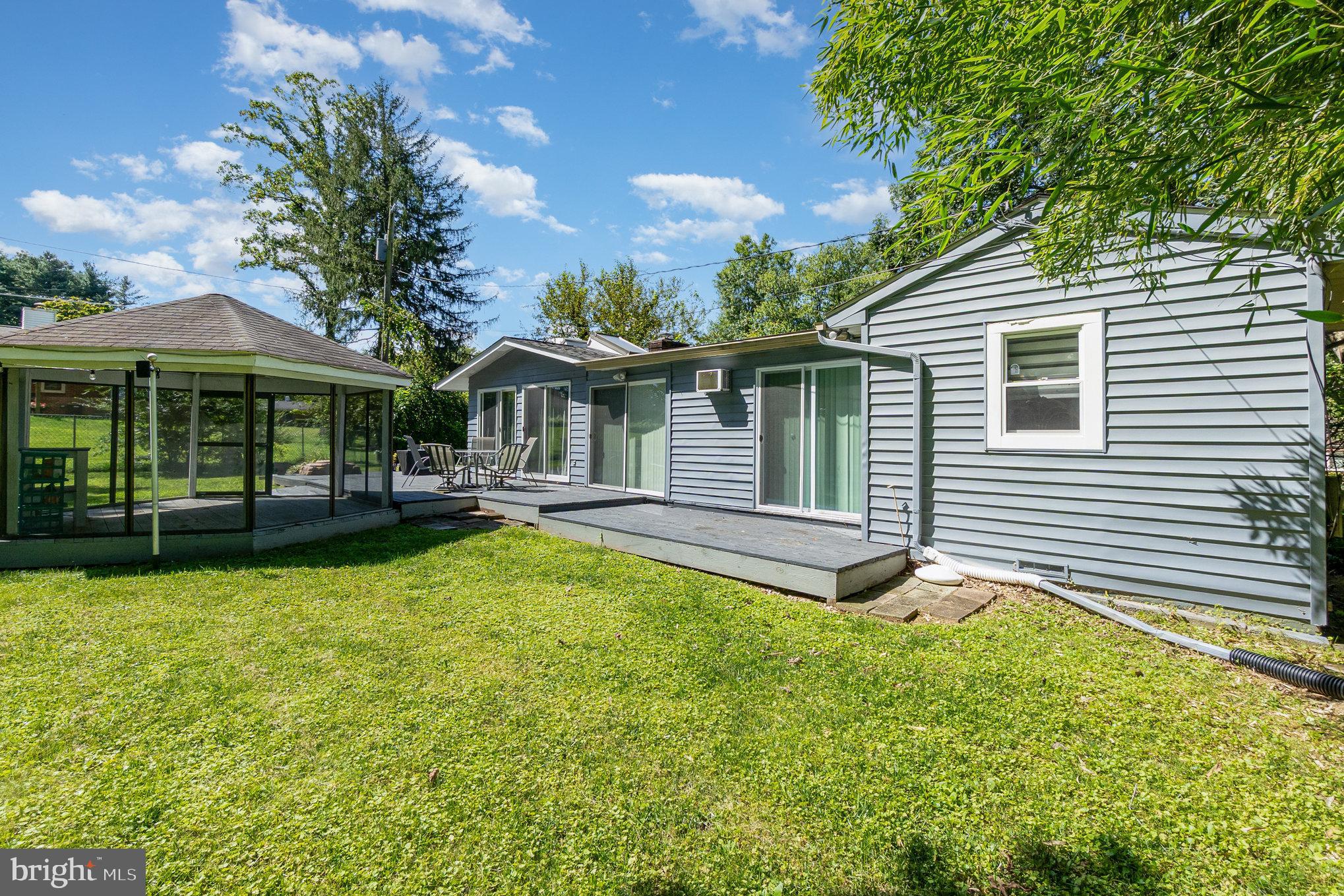 WAKEFIELD MEADOWS - Residential