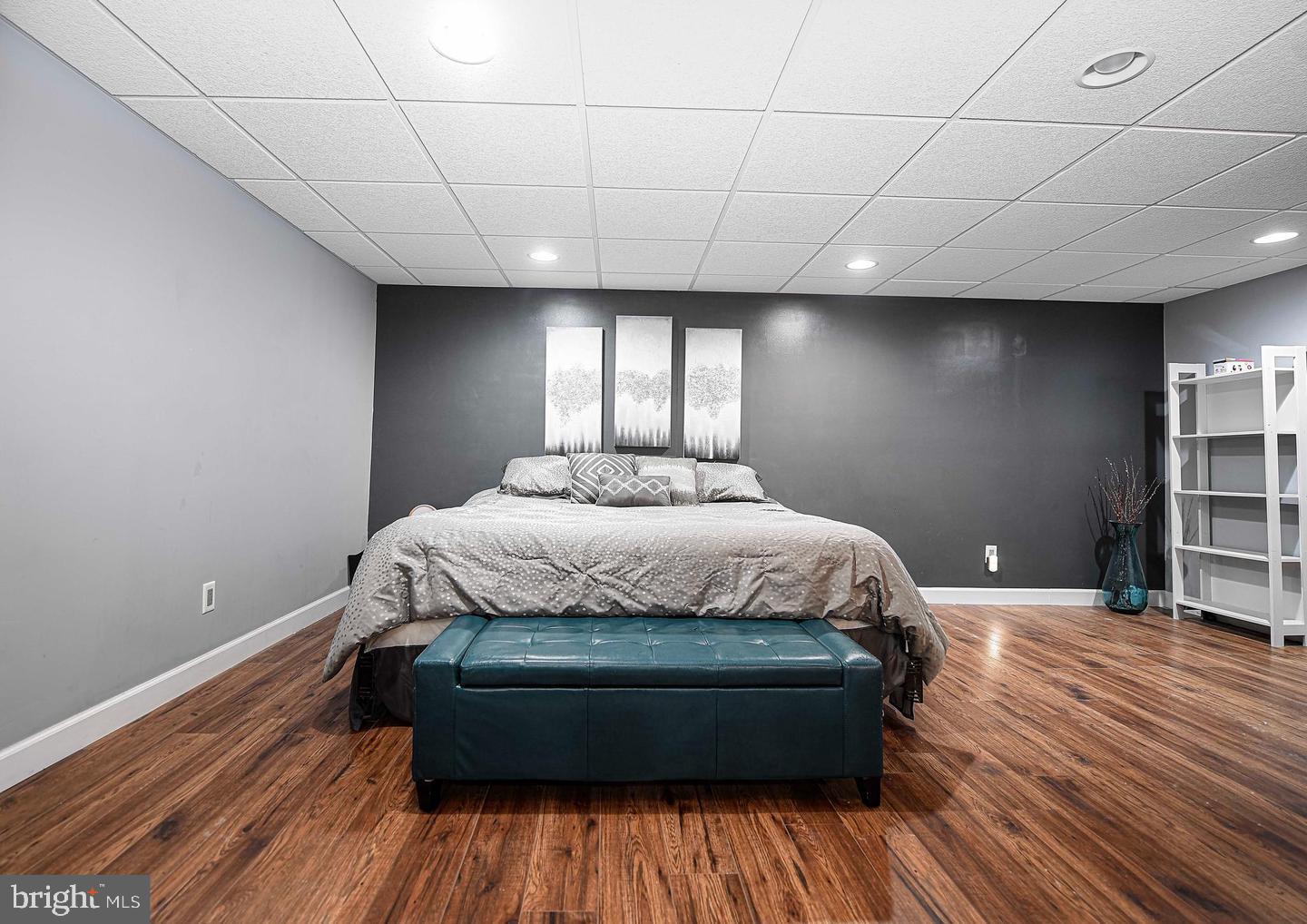WAKEFIELD MEADOWS - Residential