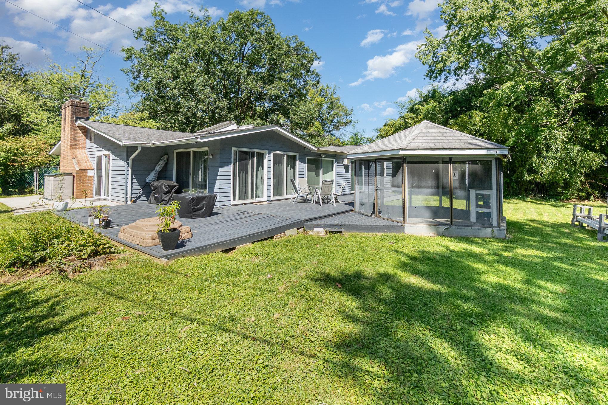 WAKEFIELD MEADOWS - Residential
