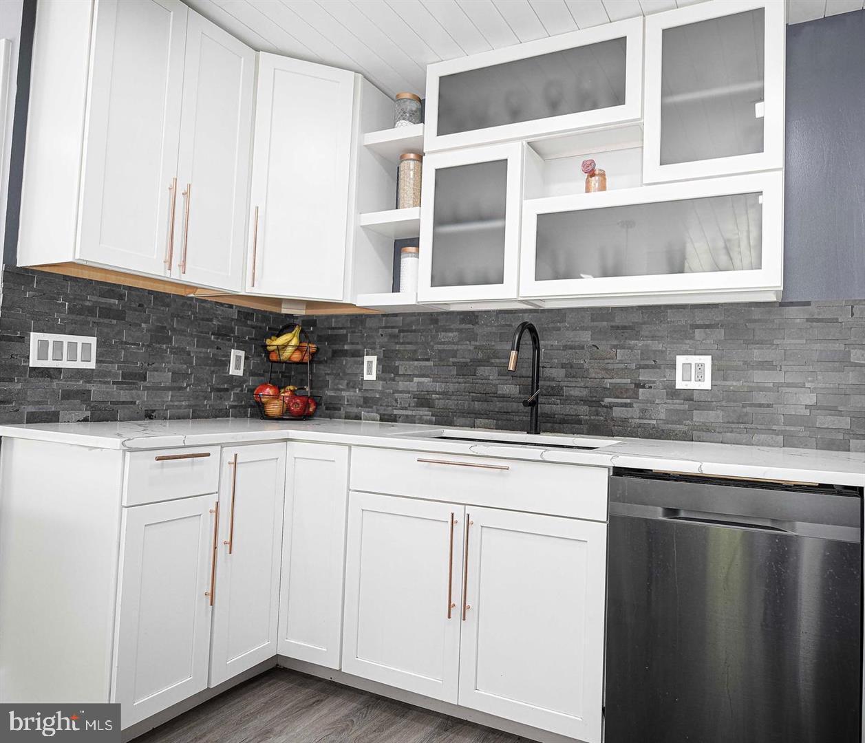 WAKEFIELD MEADOWS - Residential
