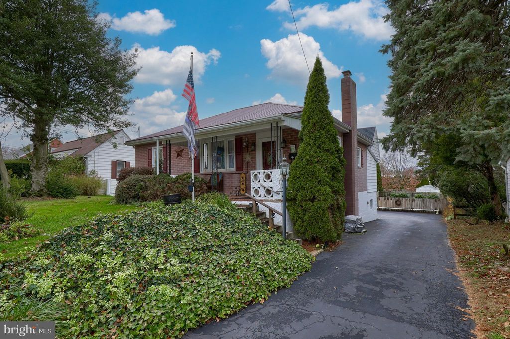 Photo of 171 E New Street, Mountville, PA 17554 (MLS # PALA2044188)