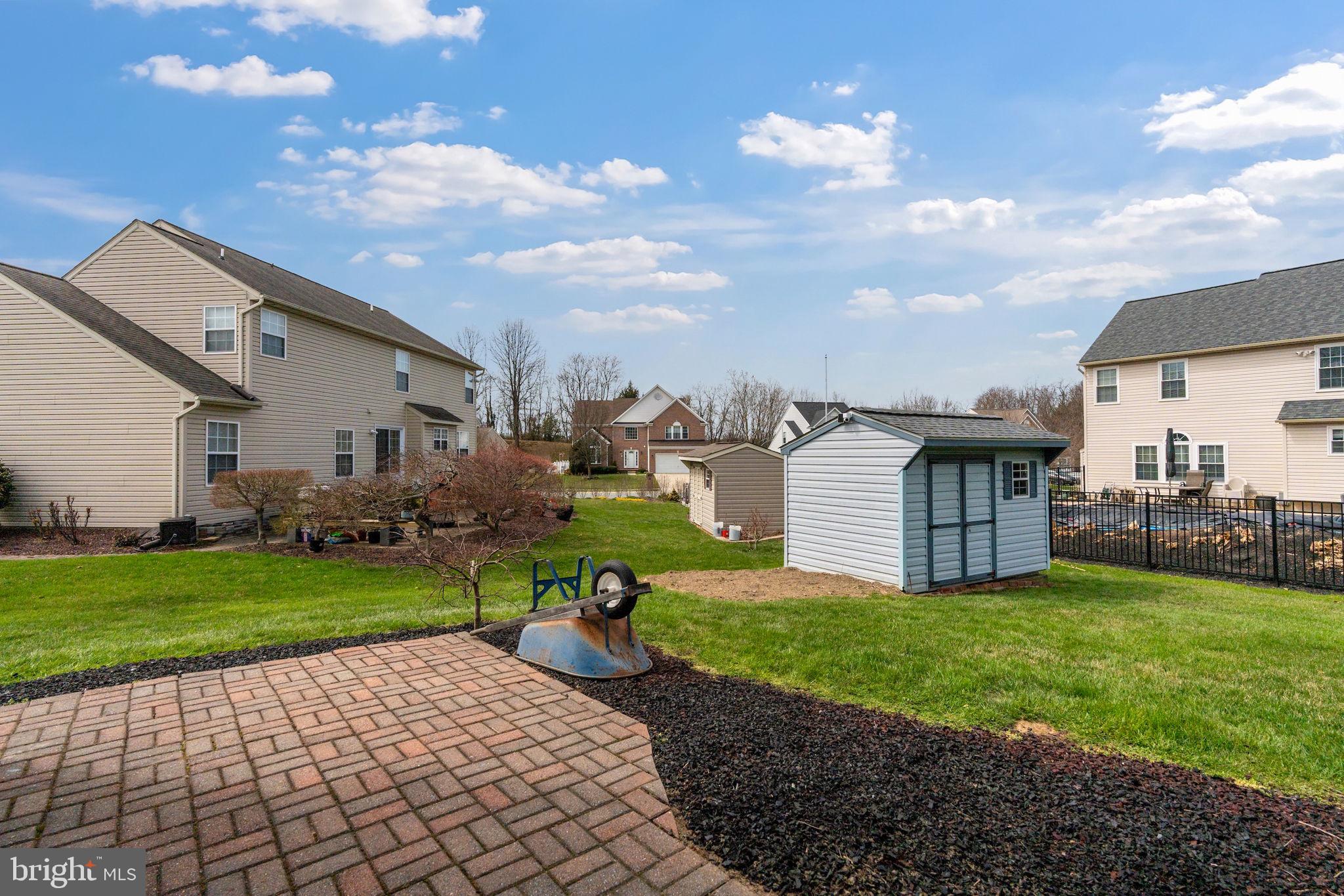 EAST GATE - Residential