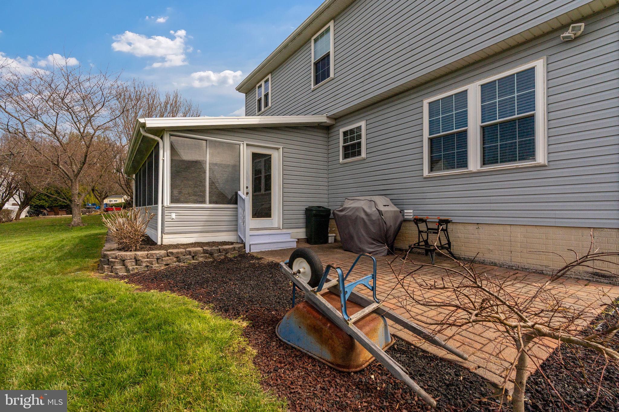 EAST GATE - Residential