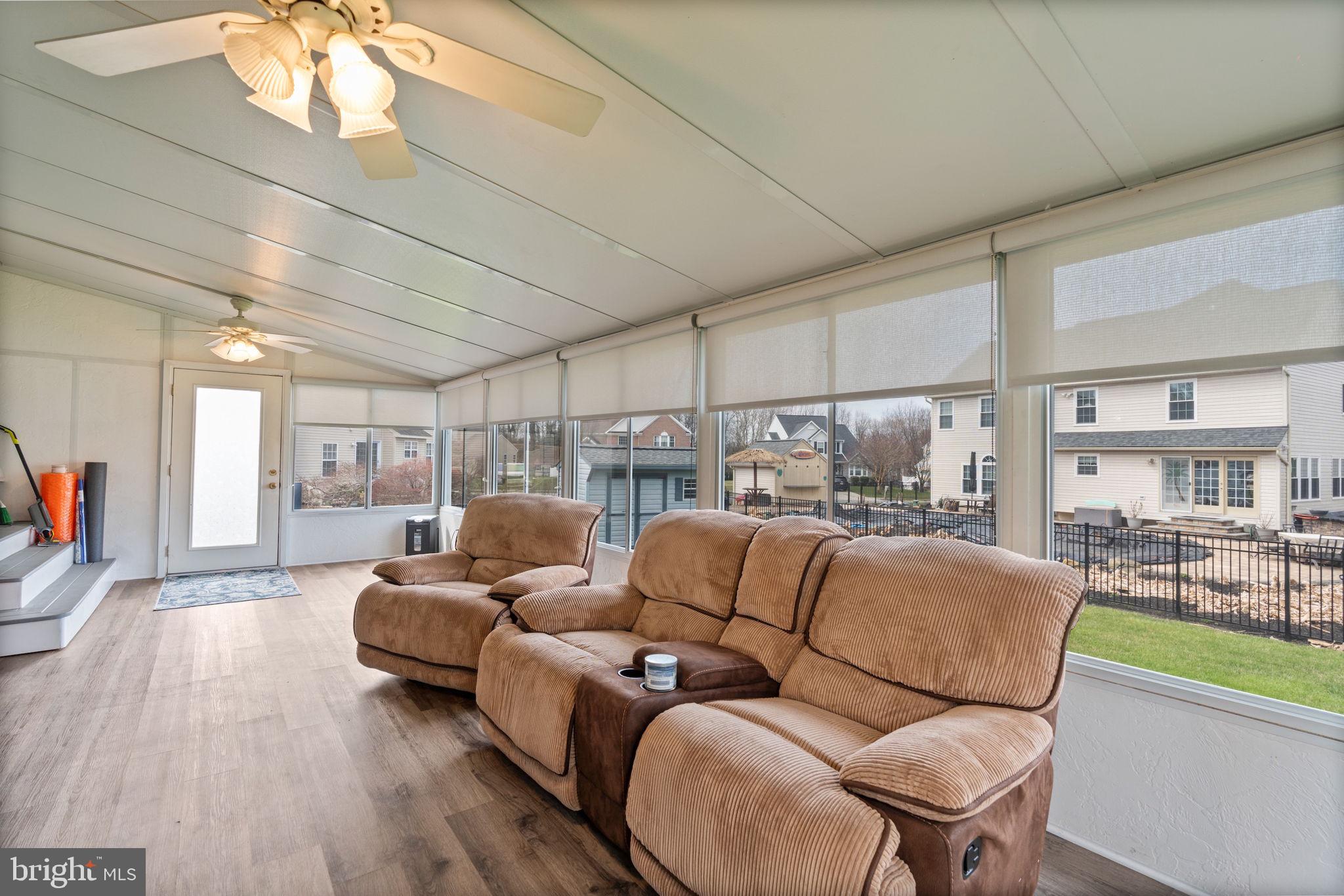 EAST GATE - Residential