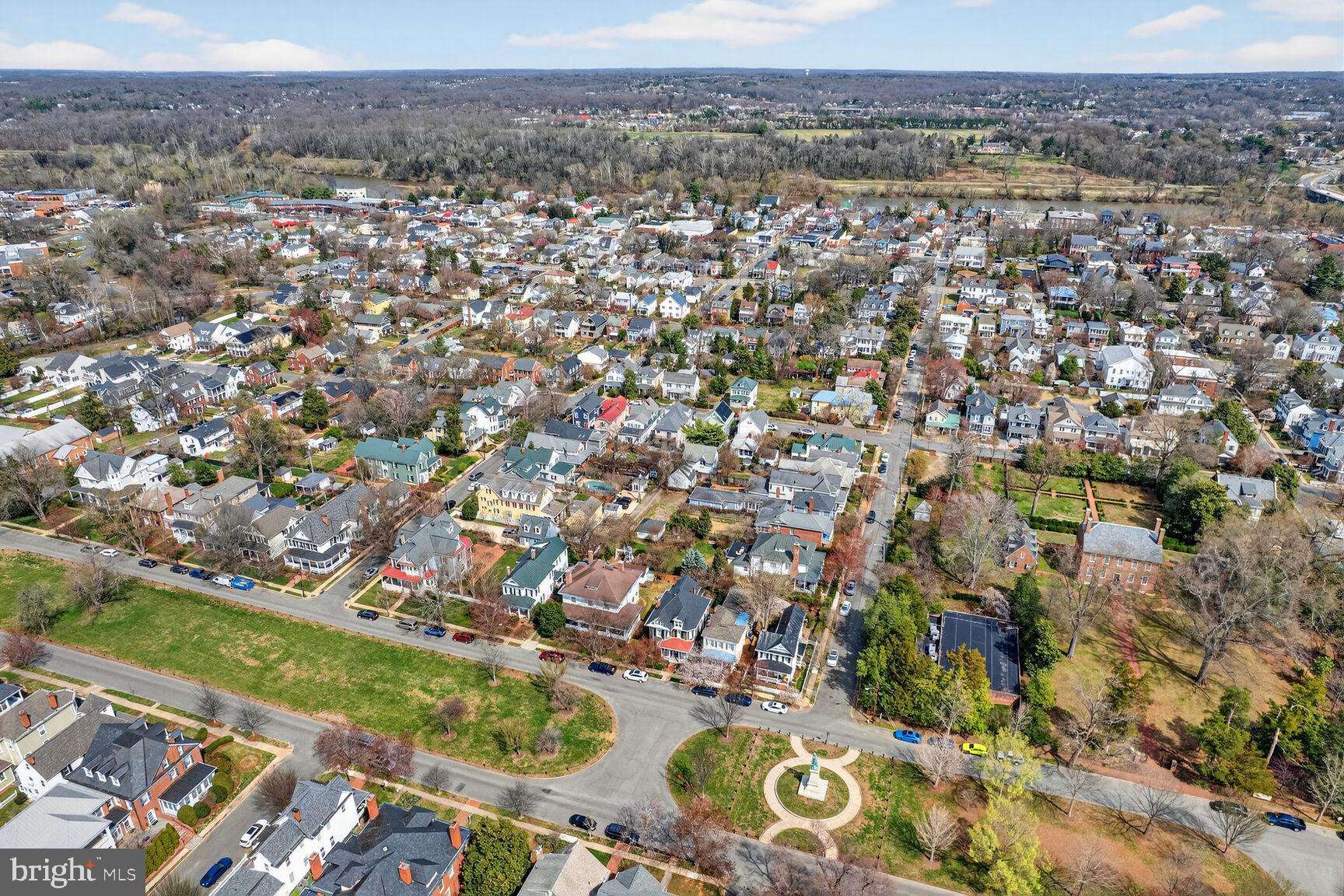 WASHINGTON AVE - Residential