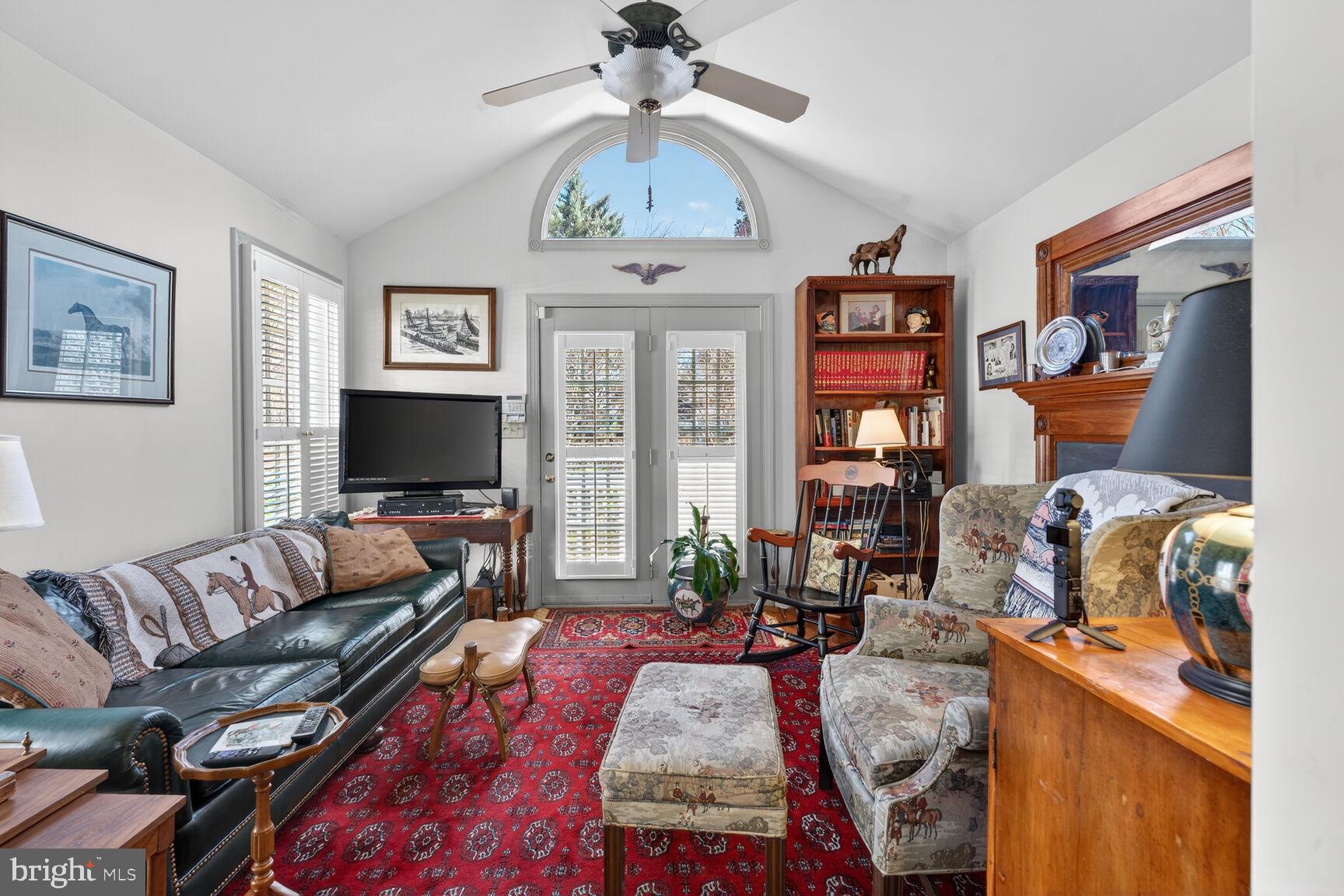 WASHINGTON AVE - Residential