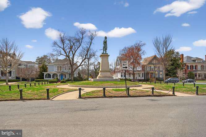 WASHINGTON AVE - Residential