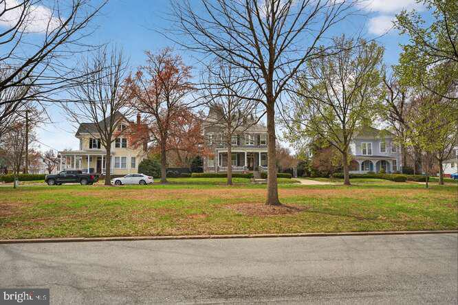 WASHINGTON AVE - Residential