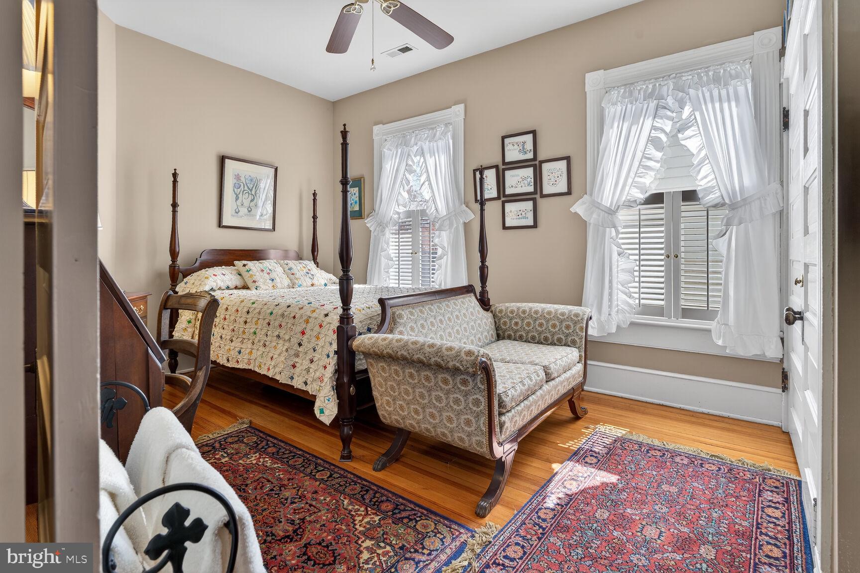 WASHINGTON AVE - Residential